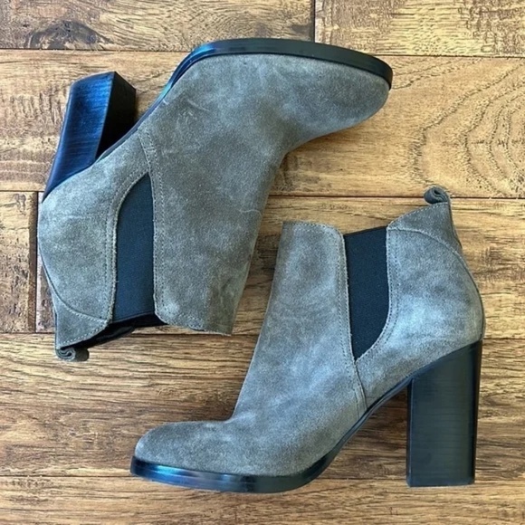 Marc Fisher Saint Chelsea Ankle Boots Block Heeled Booties Taupe Suede Size 7.5 - Picture 4 of 14